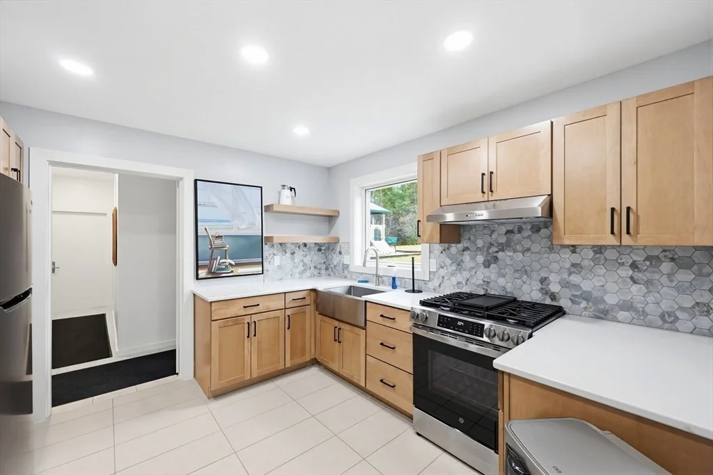 Photo of 6 Balcom Dr.