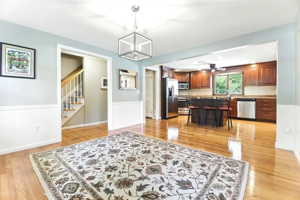 Photo of 230 Meadowlark Dr