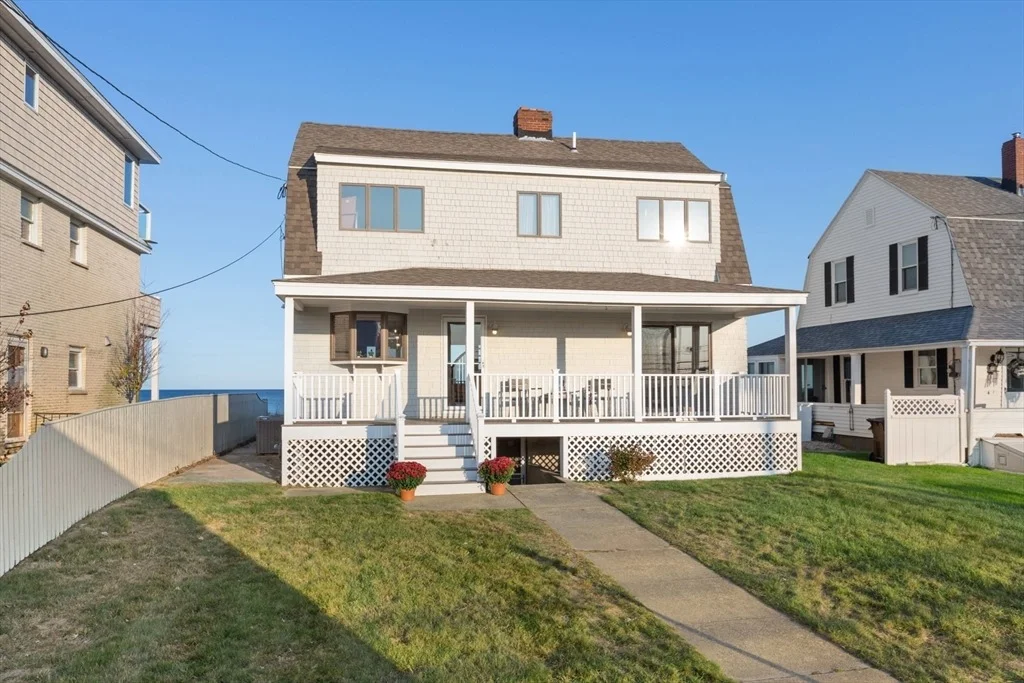 Photo of 360 N End Blvd