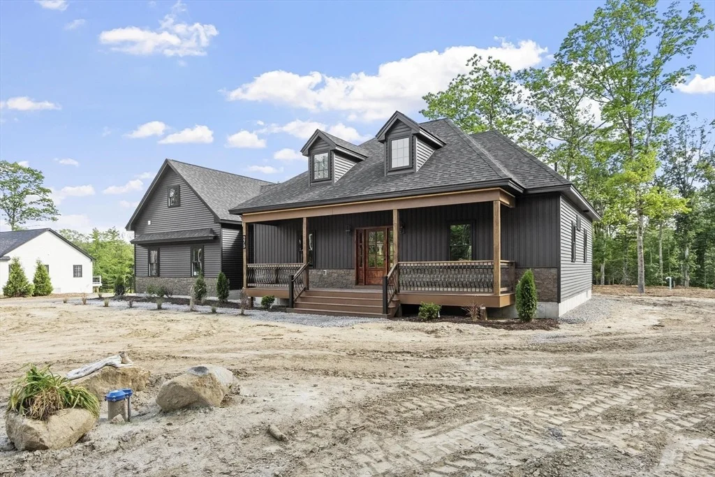 Photo of 275 State Rd