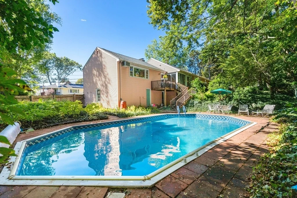Photo of 4 Stony Brook Rd