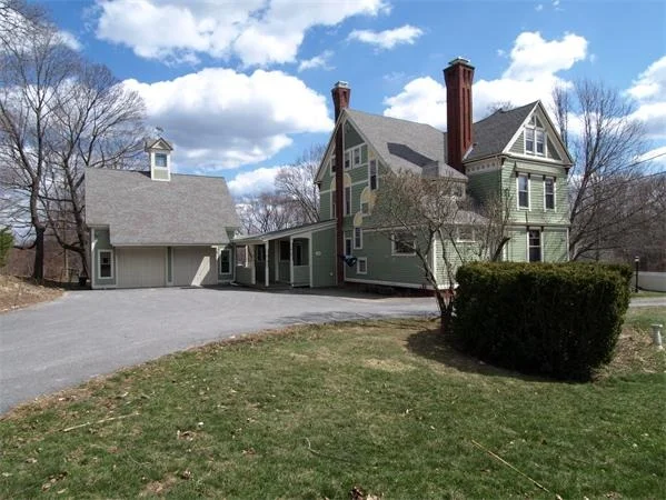 Photo of 395 Neck Rd