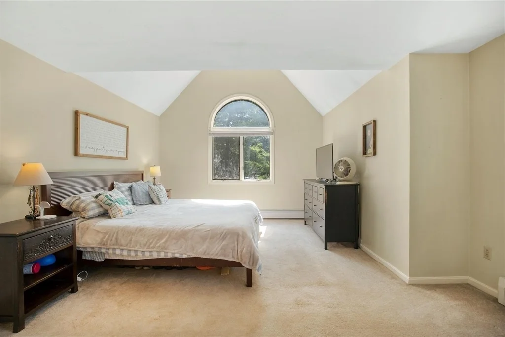Photo of 20 Ortolani Cir