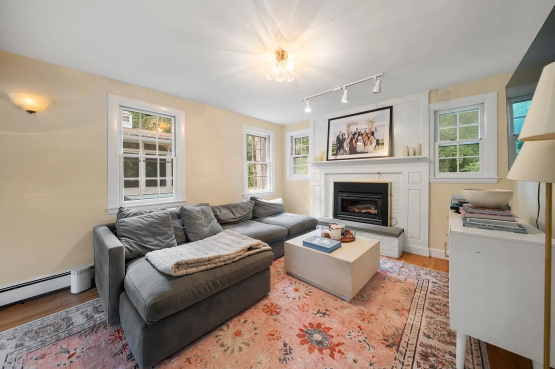 Photo of 14 Thoreau Rd