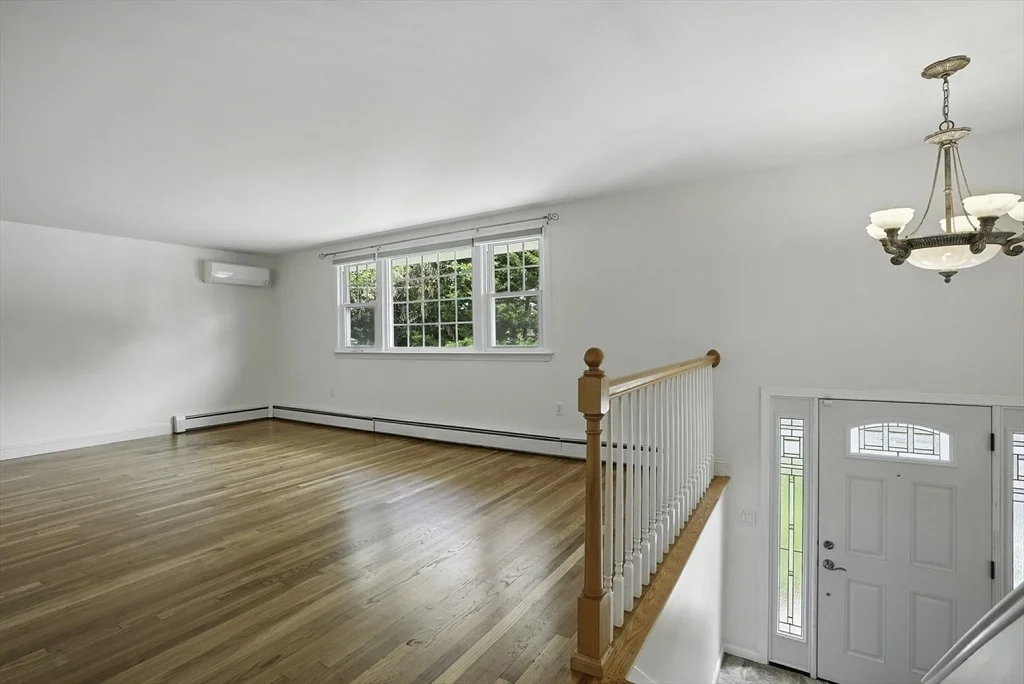 Photo of 10 Diantonio Dr
