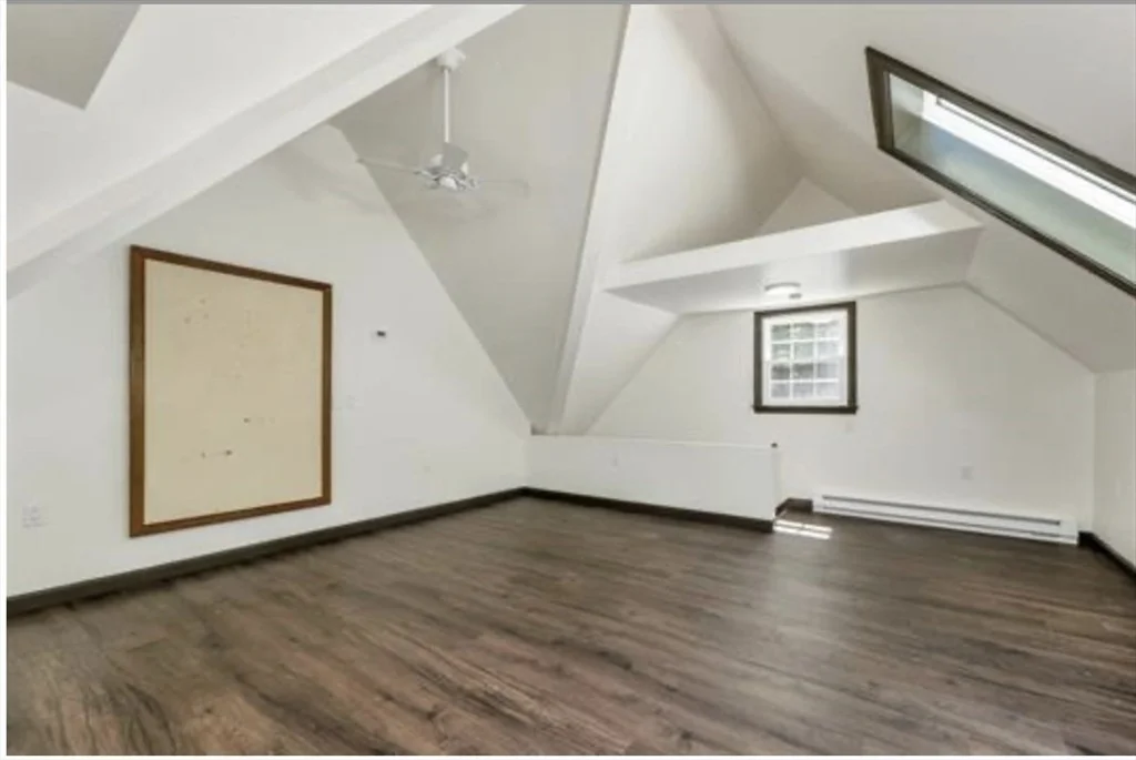 Photo of 20 Fox Den Road