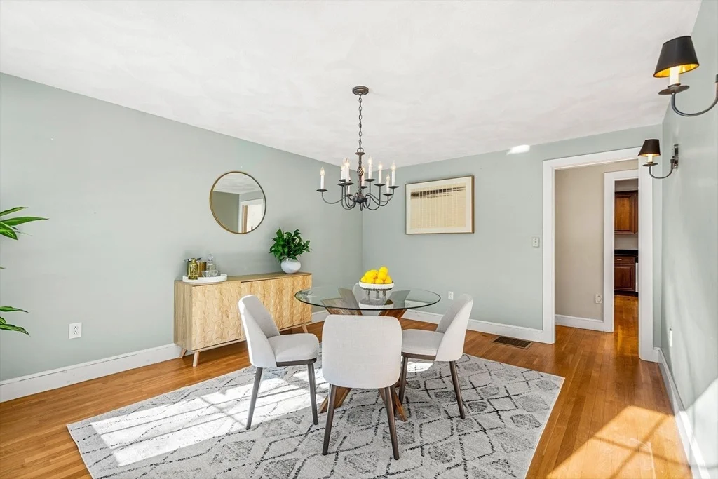 Photo of 55 Roosevelt Ave