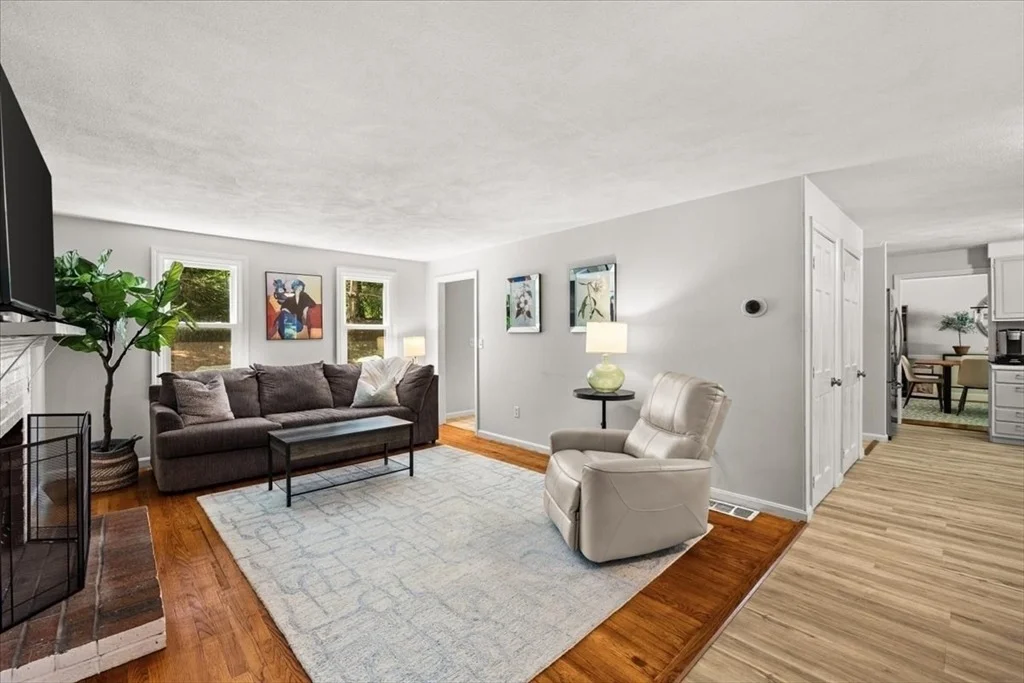 Photo of 74 Lakeview Rd