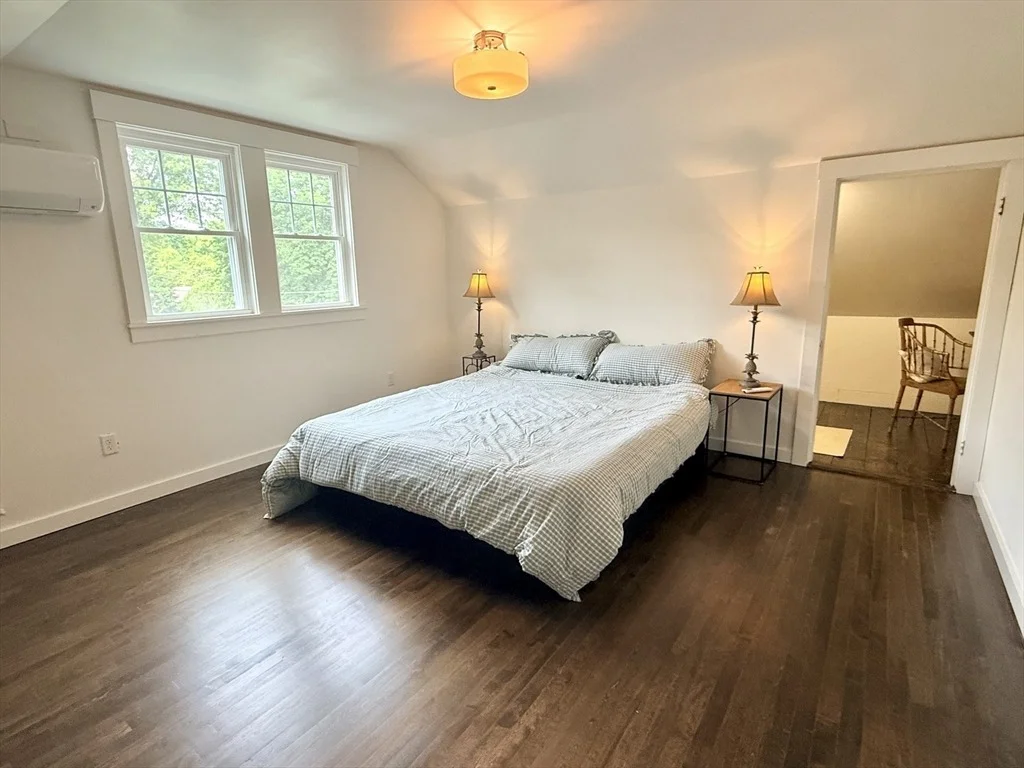 Photo of 7 Albemarle St