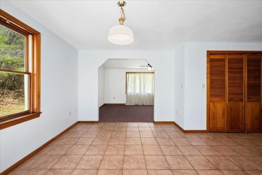 Photo of 25 Collier Cir