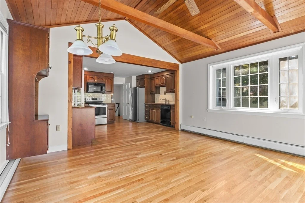 Photo of 10 Parsonage Ln