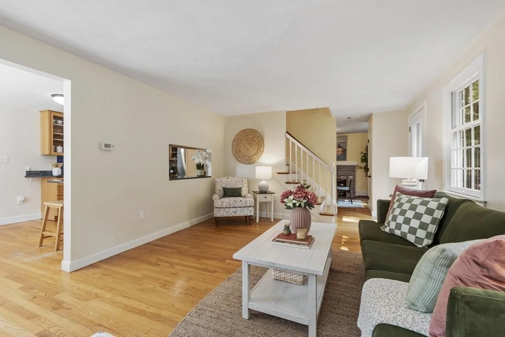 Photo of 215 Middle Rd