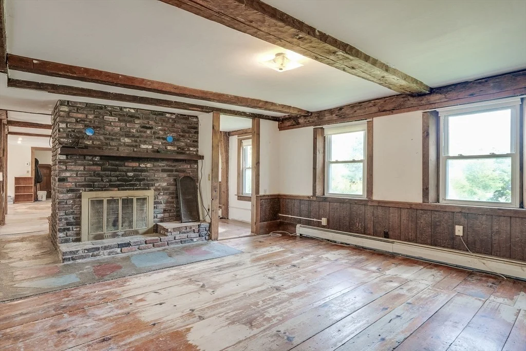 Photo of 691 River St