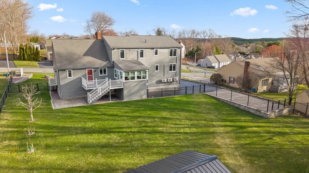 Photo of 16 Flint Pond Rd