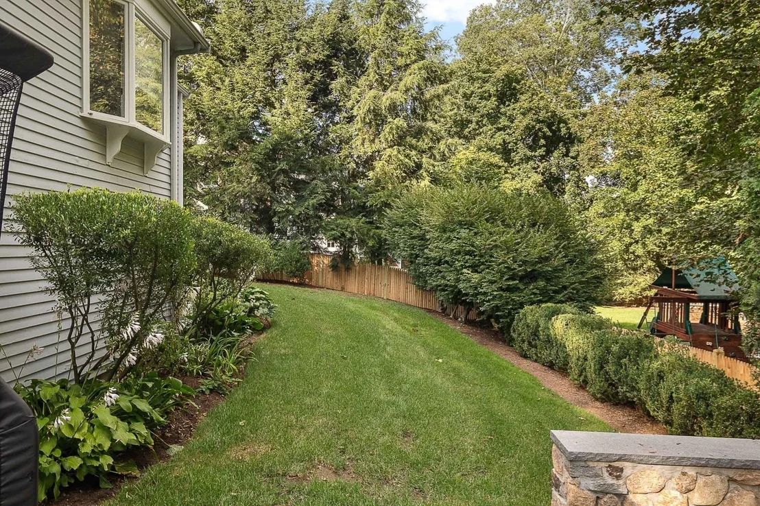 Photo of 39 River Glen Rd