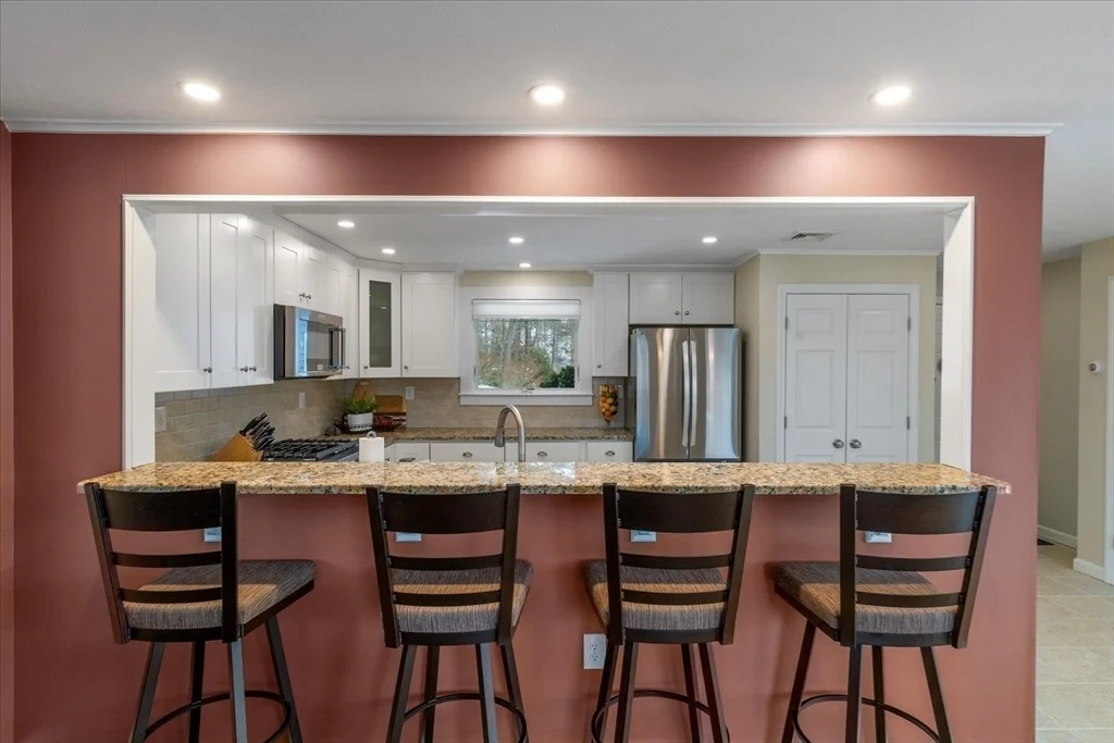 Photo of 87 N Pond Dr