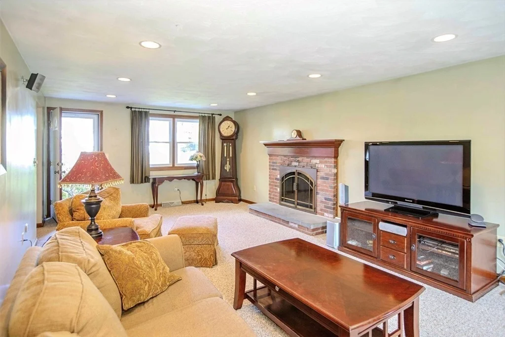 Photo of 239 Maple St
