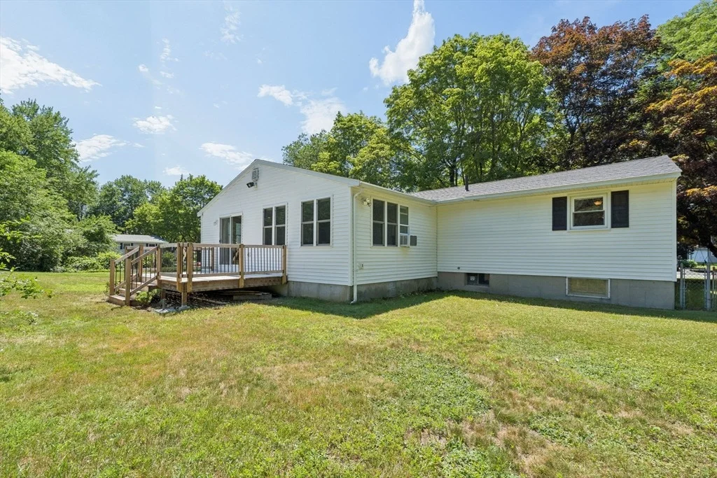Photo of 83 Colgate Dr