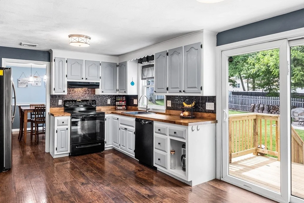 Photo of 24 Lantern Ln