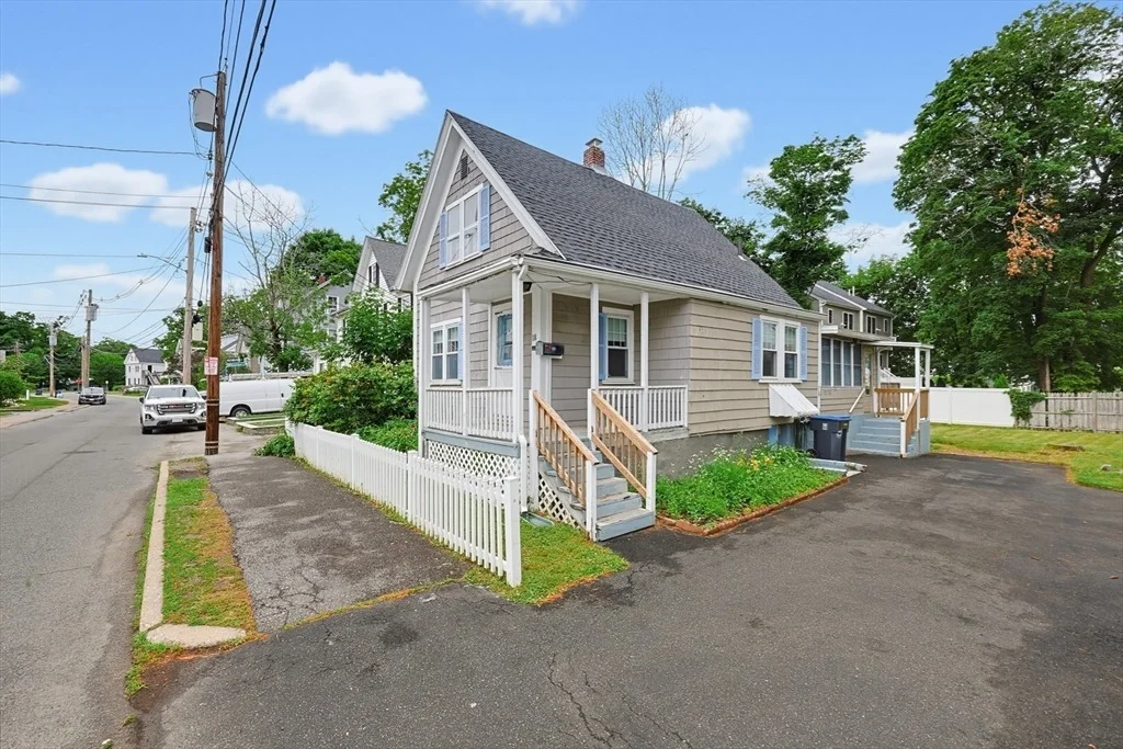 Photo of 18 Plain St