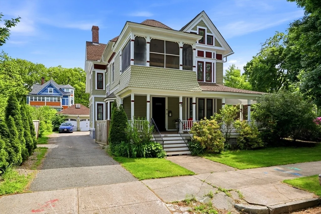 Photo of 151 Bowdoin St