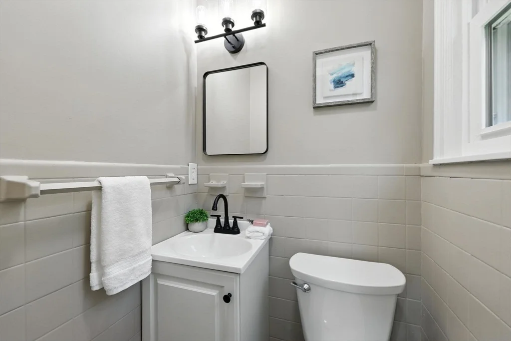 Photo of 908 Tinkham Road
