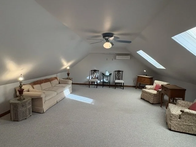 Photo of 107 Continental Dr