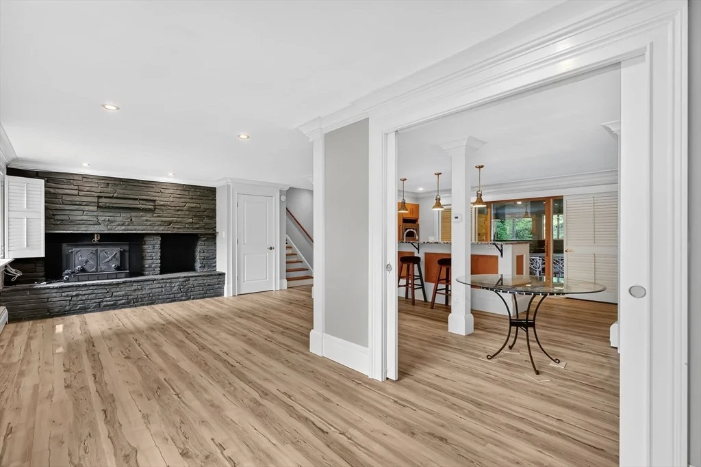 Photo of 8 Fox Hill Dr