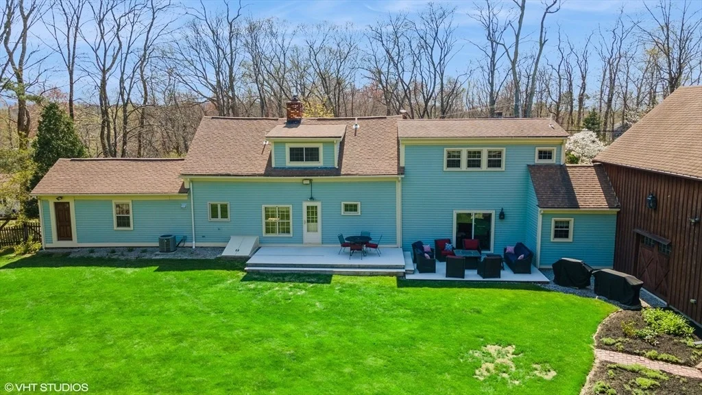 Photo of 82 Chestnut Hill Rd