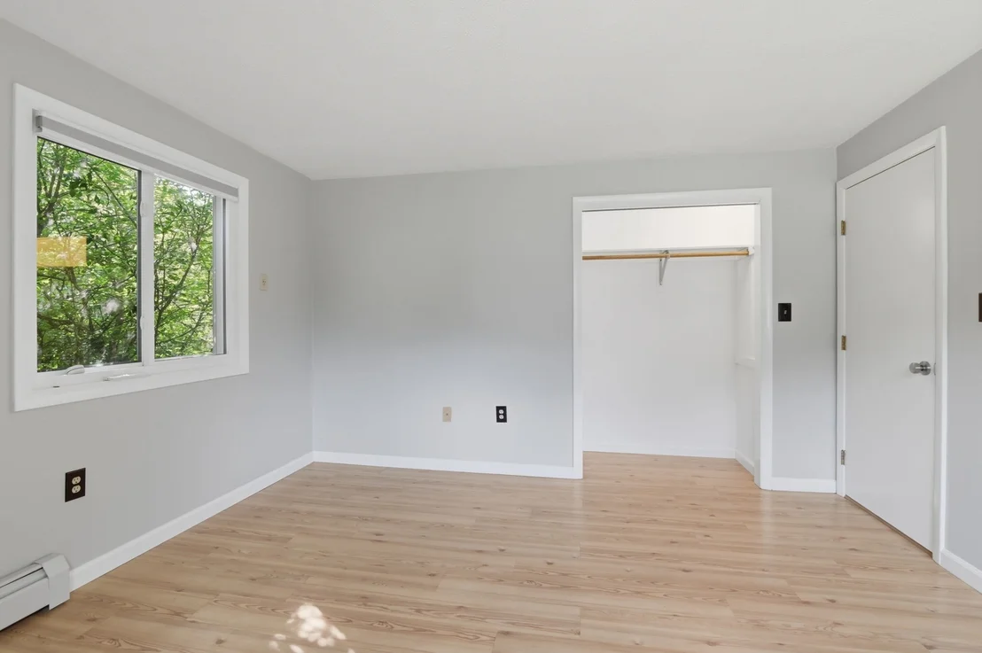 Photo of 7 Oxyoke Dr