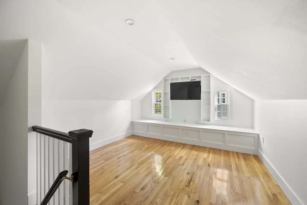 Photo of 19 Lantern Ln