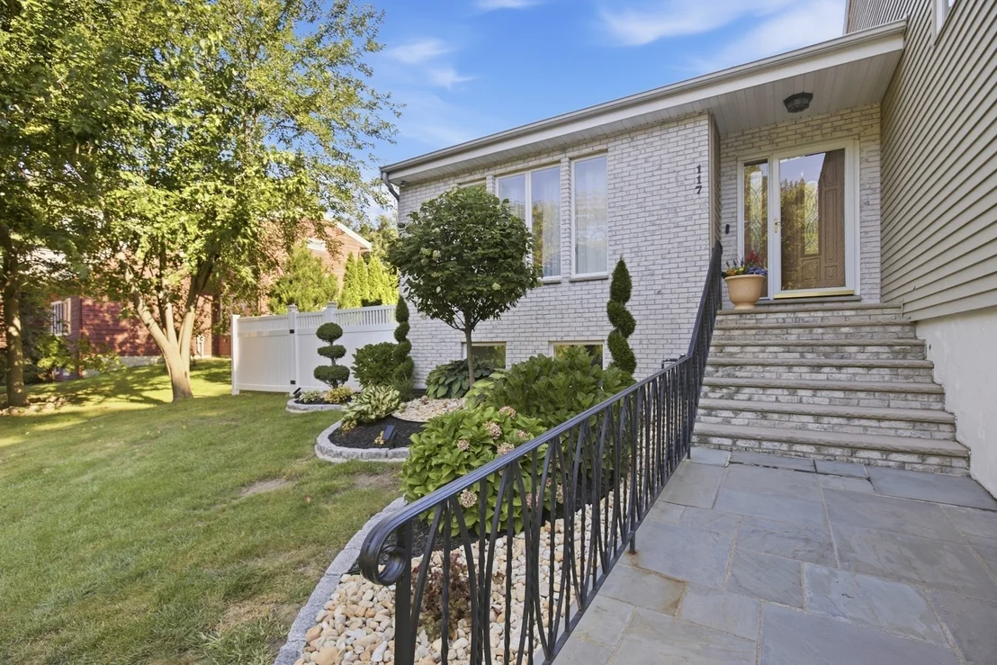 Photo of 117 Dayton St