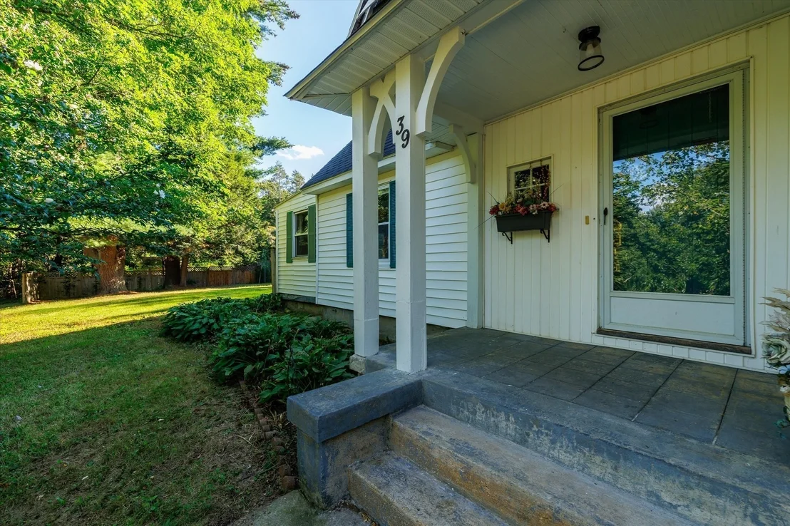 Photo of 39 Southbridge Rd