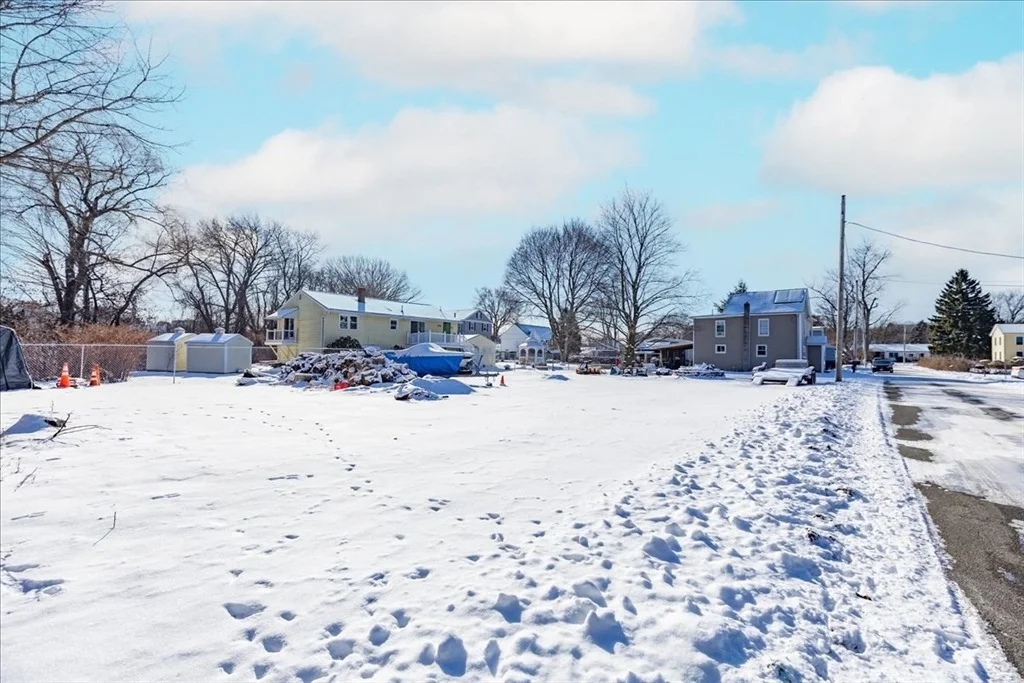 Photo of 13 Deering Ave