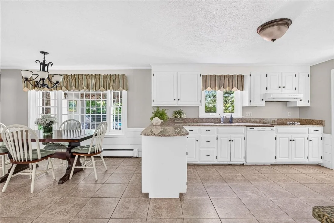 Photo of 293 Mayflower Cir