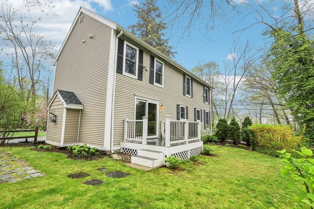 Photo of 118 River Rd