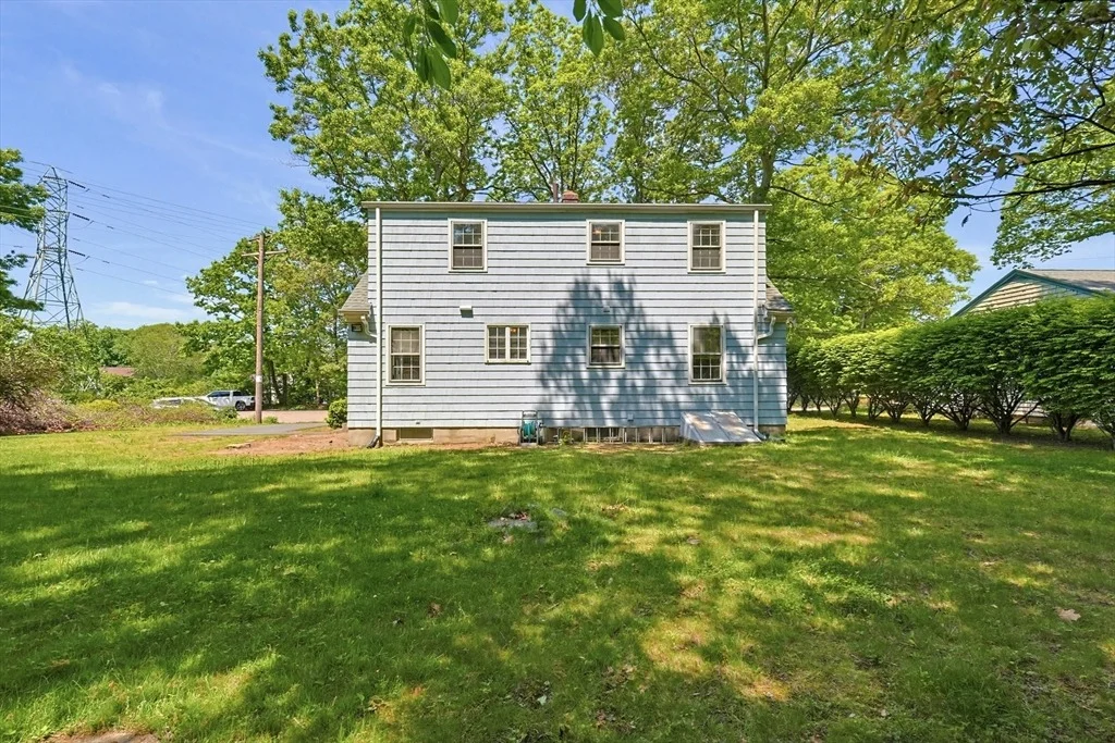 Photo of 5 Robin Hood Dr.