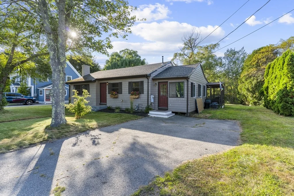 Photo of 262 Main St