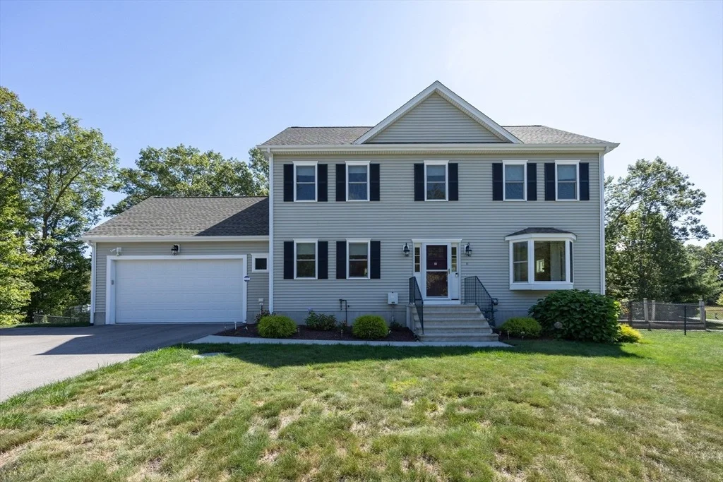 Photo of 11 Willow Brook Ln