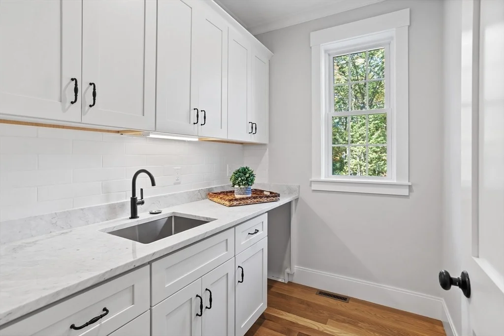 Photo of 236 Bolton Rd