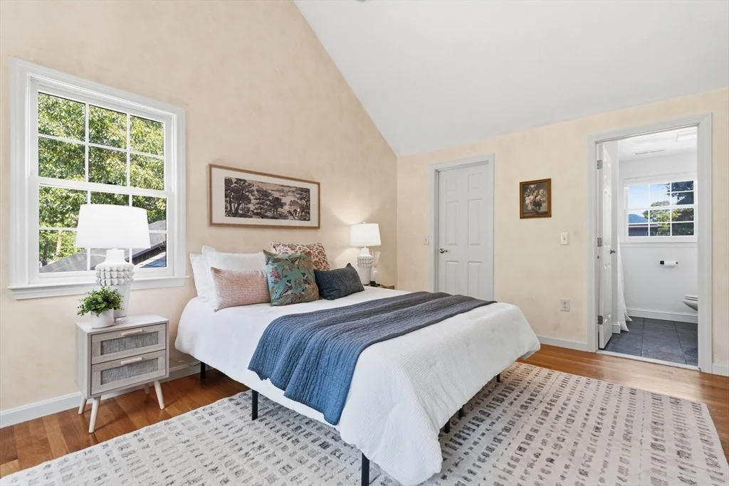 Photo of 267 Beacon