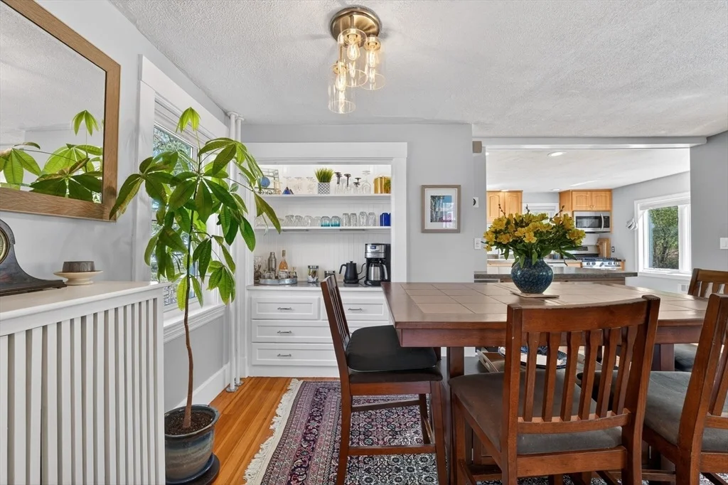 Photo of 4 Lakeside Drive