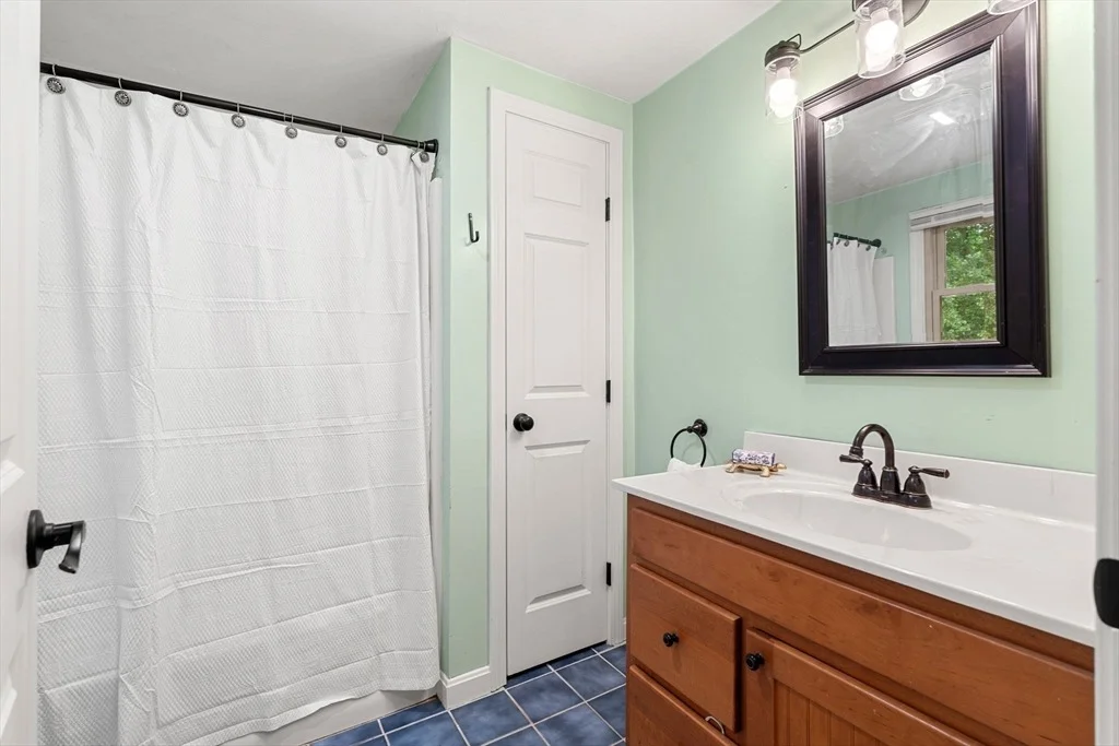 Photo of 3 Colonial Dr