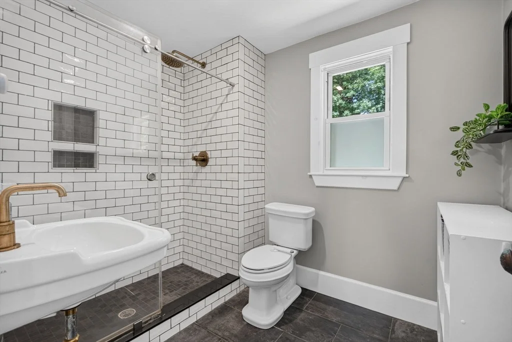 Photo of 204 Parkview Ave