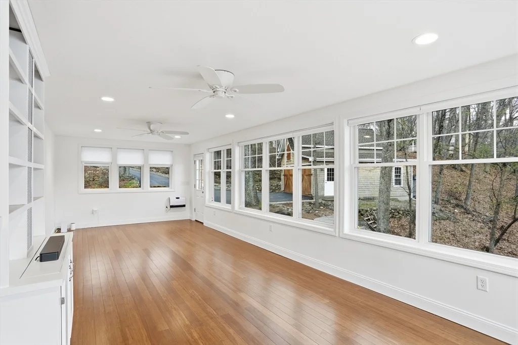Photo of 284 Whiley Rd