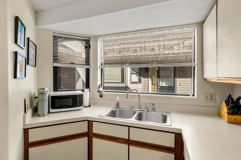 Photo of Unit 21 at 33 Maplewood Avenue