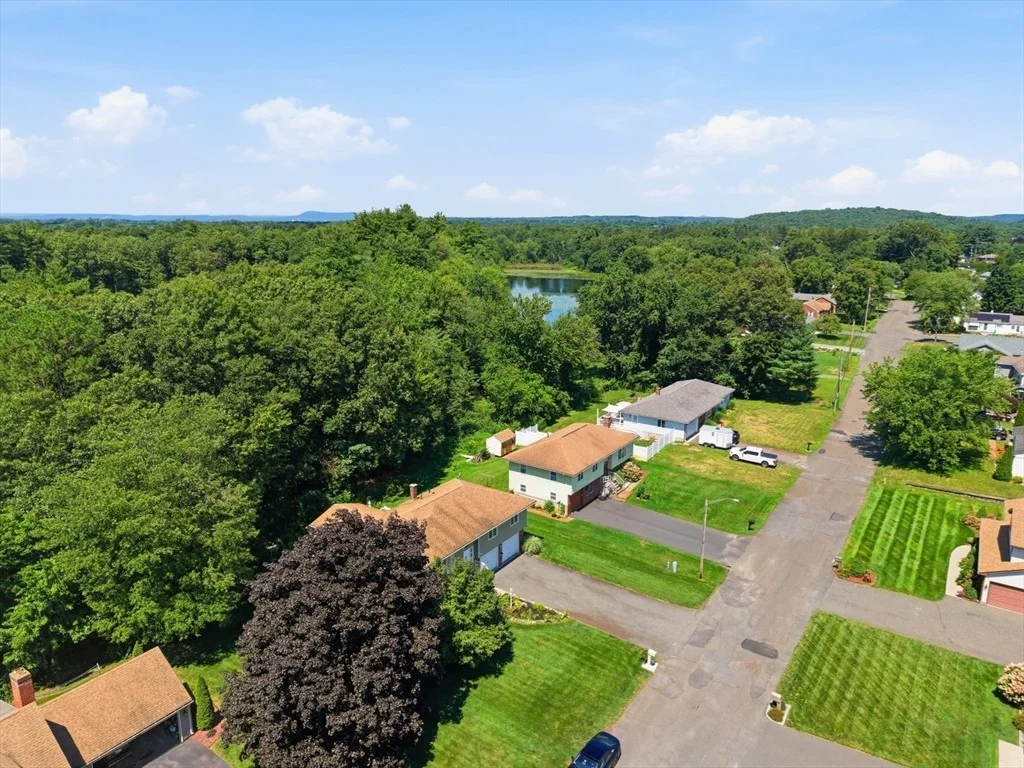Photo of 98 Mclean Parkway