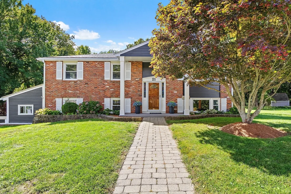 Photo of 21 Puddingstone Ln