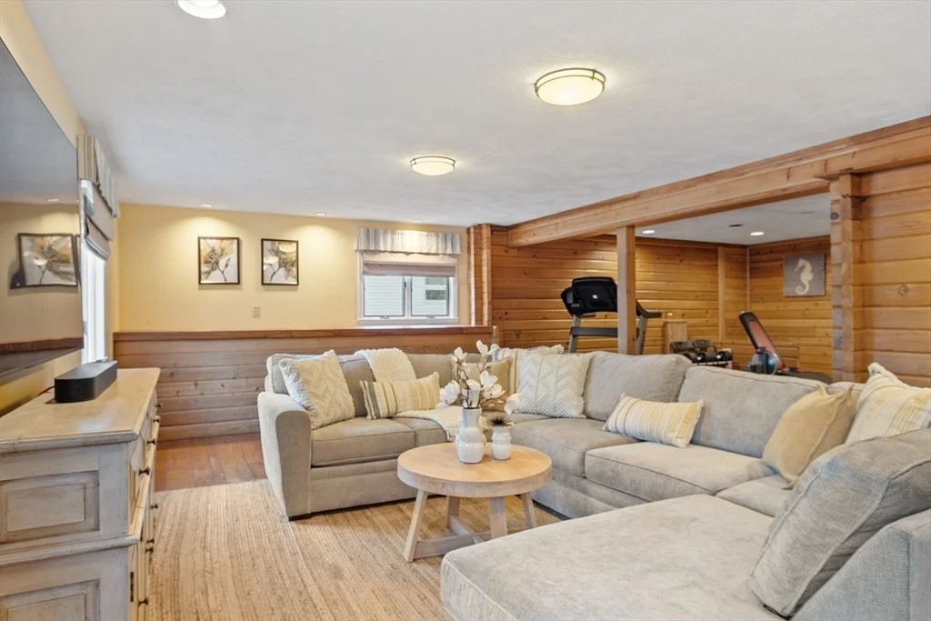 Photo of 10 Merrymount Dr