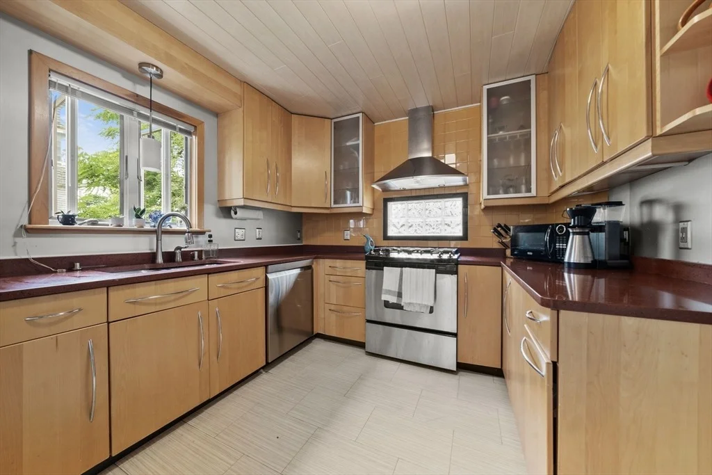 Photo of 25 Maple Ave.
